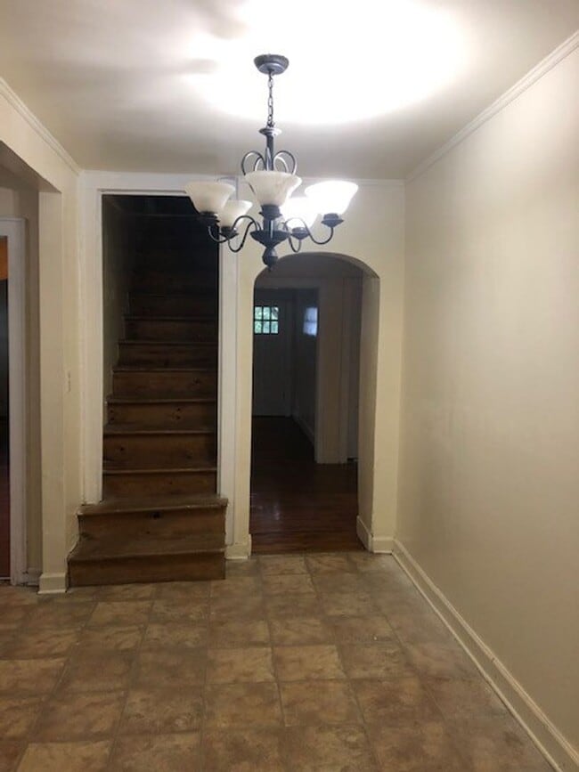 Building Photo - Charming 4 Bed/ 2 Bath Home in Madison, Available Now