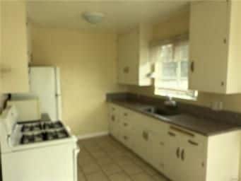 Building Photo - 525 Windsor Rd