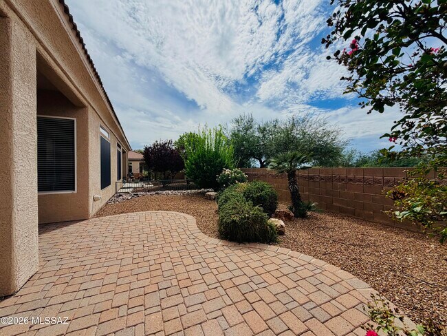 Building Photo - 13009 N Desert Flora Ln
