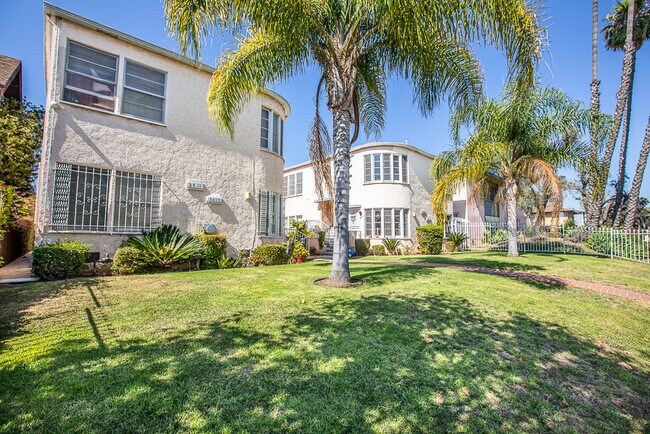 Building Photo - 3807 1/4 W Adams Blvd-