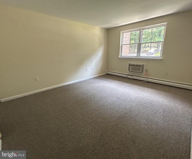 Building Photo - 333 Lacey Ave