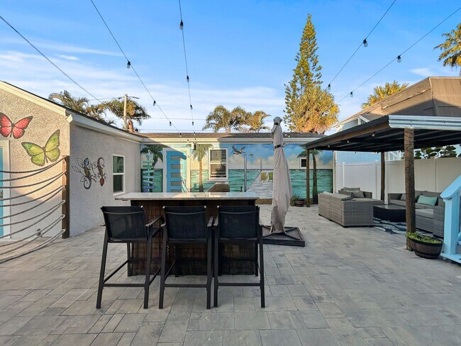 Building Photo - 14135 Palm St