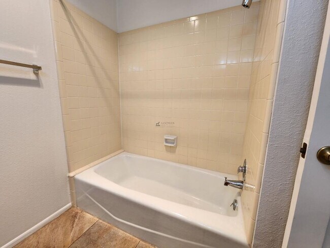 Building Photo - 2972 Plaza Azul