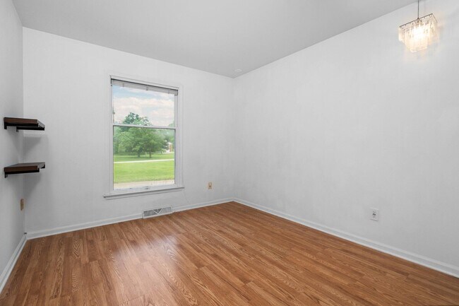 Building Photo - 3673 Pheasant Dr