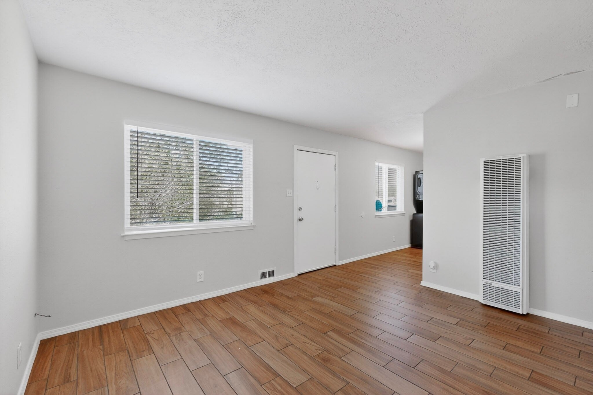 Building Photo - 225 Hanosh Ct SE