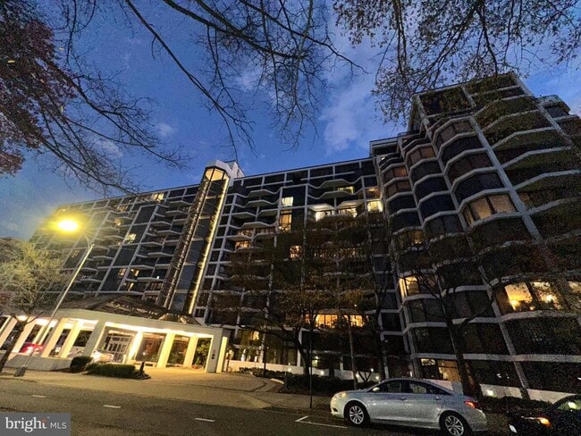 Building Photo - 1530 Key Blvd