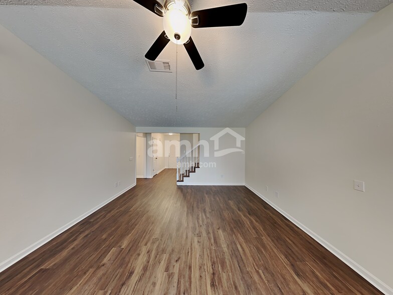 Building Photo - 1856 Portview Dr
