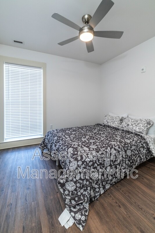 Building Photo - 1110 Franck St