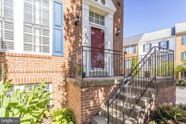 Building Photo - 901 Harrison Cir