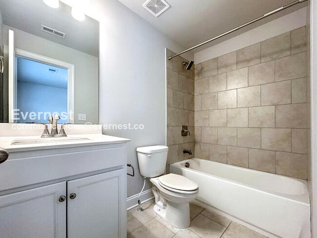 Building Photo - PROMO: Get $1000 OFF the first month’s rent when you sign the lease today! / 4 Bed/3.5 Bath Home ...