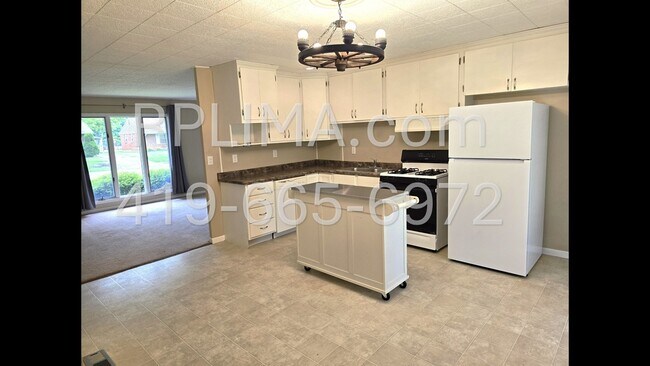 Building Photo - 1738 Bermuda Dr