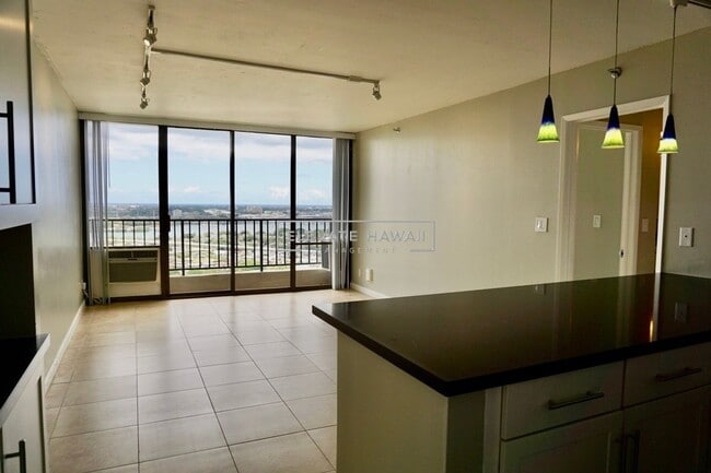 Primary Photo - OCEAN VIEWS!! Pearl Regency 1 bed 1 bath 2...