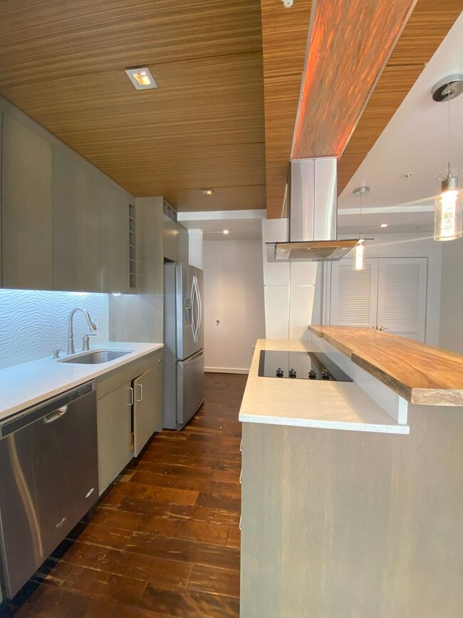 Building Photo - Modern 2 Bedroom in Adams Morgan!