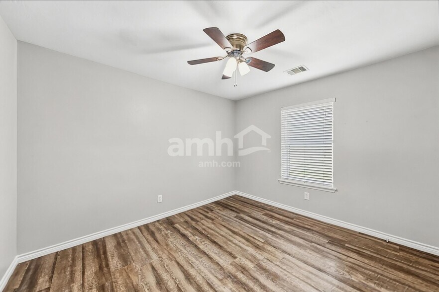 Building Photo - 13211 Ambrosa Dr