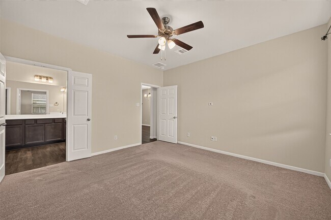 Building Photo - 13129 Leisure Cove Dr