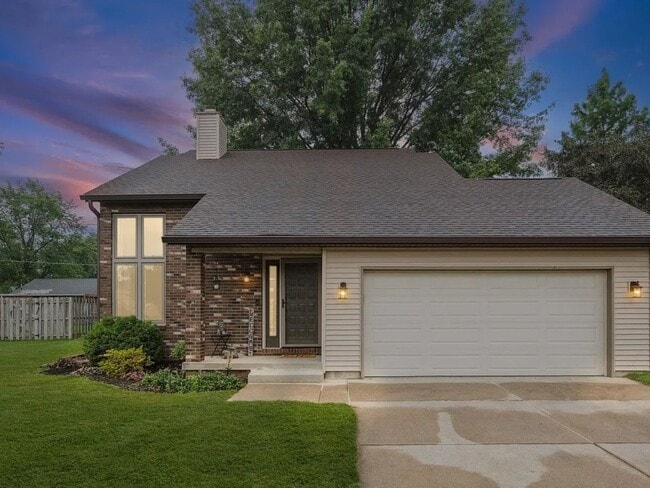 Primary Photo - 1021 Southport Dr