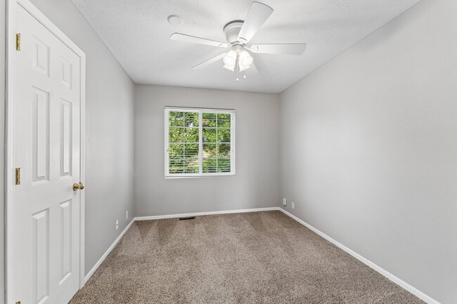 Building Photo - 4027 N 172nd Ave