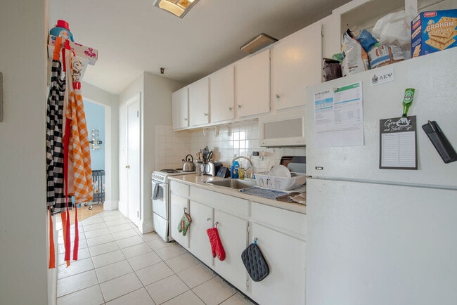 Building Photo - 178 Brighton Ave