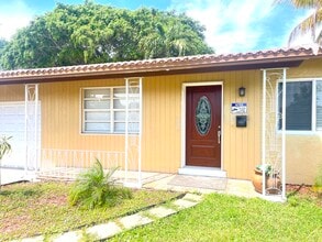 Building Photo - 1520 N 25th Ave