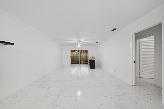 Building Photo - 1443 SW 27th Ave