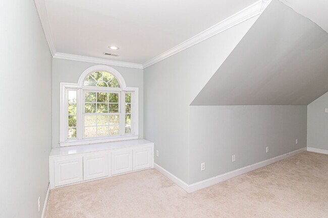 Building Photo - Stunning & Spacious Home in Walnut Hill! 4 Bedrooms | 4 Bathrooms w/ Lawn Care and Trash Service ...