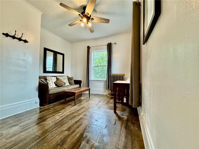 Building Photo - 1464 W Minnehaha Ave