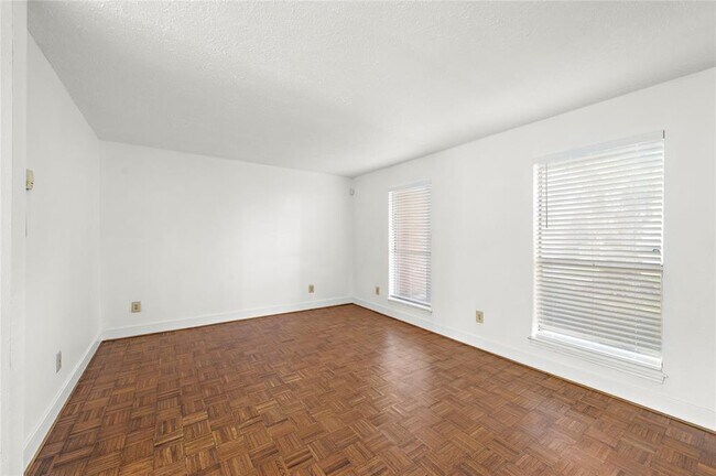 Building Photo - 9308 Westwood Village Dr