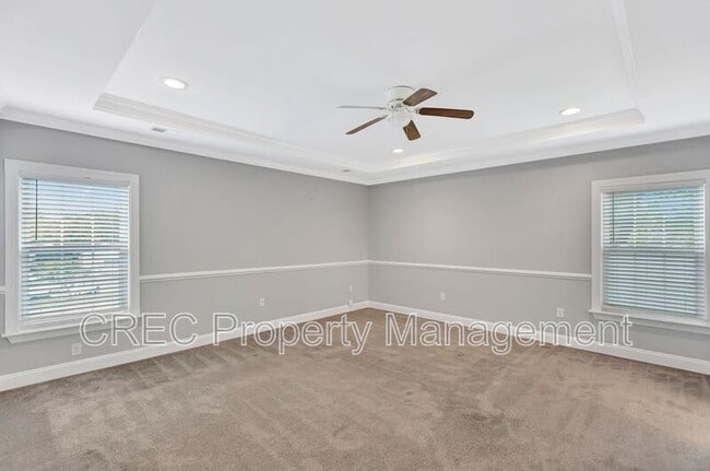 Building Photo - 2703 E Surrey Dr