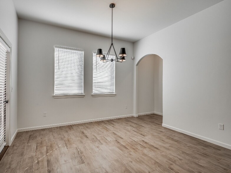 Building Photo - 8322 Robin Wy