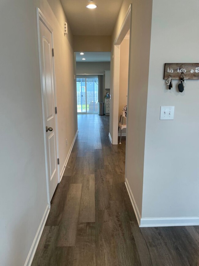 Building Photo - Stunning 4BR Home with Fenced Yard, Loft & Luxury Finishes in Elgin! Available July 1st!