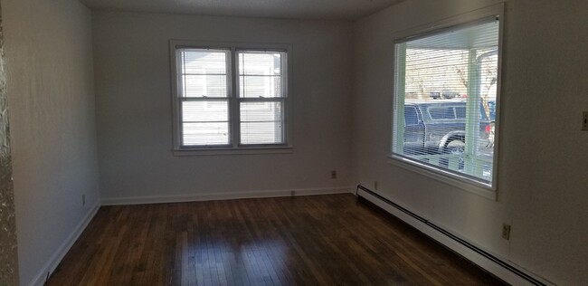 Building Photo - 2 Bed 1 bath house with carport