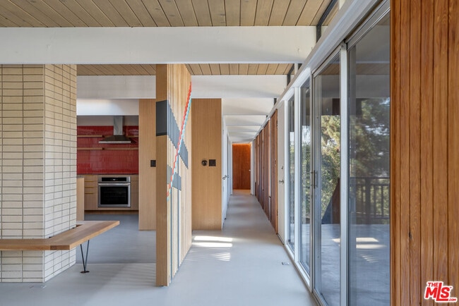 Building Photo - 1404 Oak Grove Dr