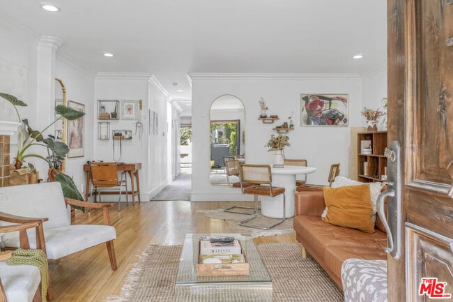 Building Photo - 1051 S Stanley Ave