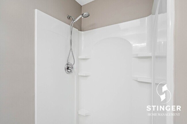 Building Photo - 16 Quail Ridge Cir N