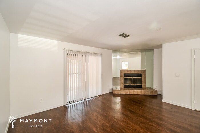 Building Photo - 5577 Cabot Dr N
