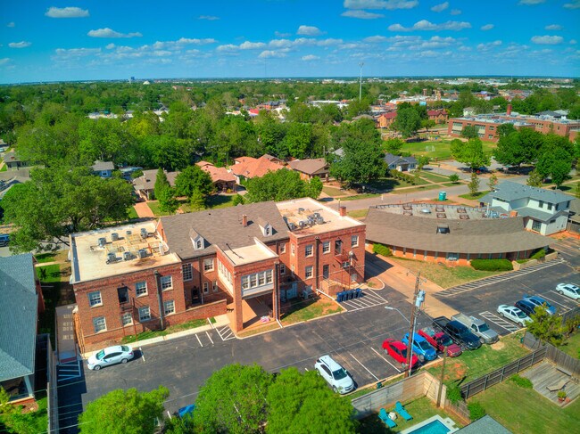 Building Photo - 620 NW 21st St