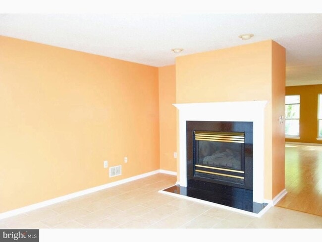 Building Photo - 162 Shrewsbury Ct