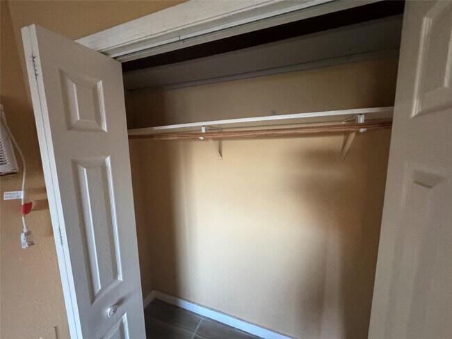 Building Photo - 2131 Lincoln St