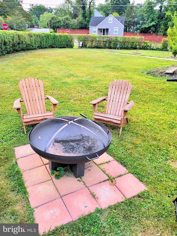 Building Photo - 200 Mohican Dr