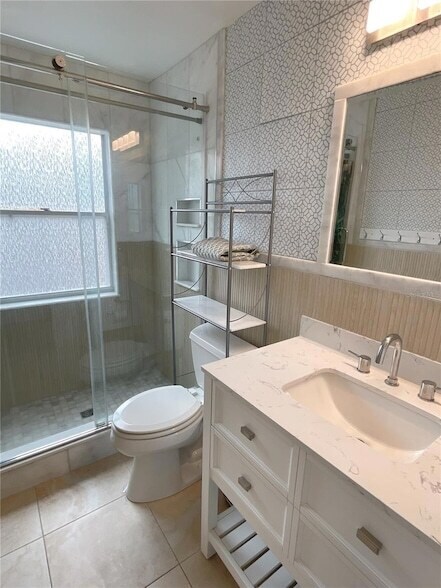 Building Photo - 4489 Oak View Dr