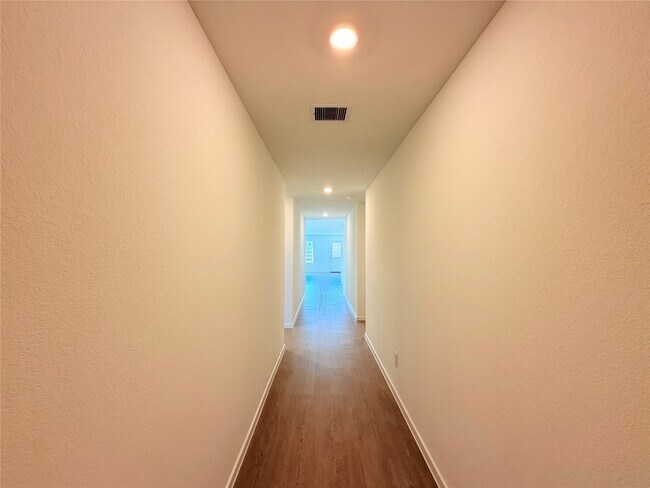 Building Photo - 9311 Speckled Trout Dr