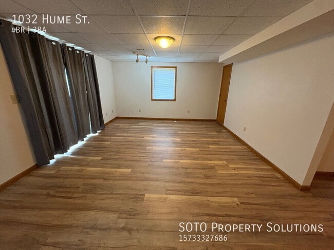 Building Photo - 1032 Hume St