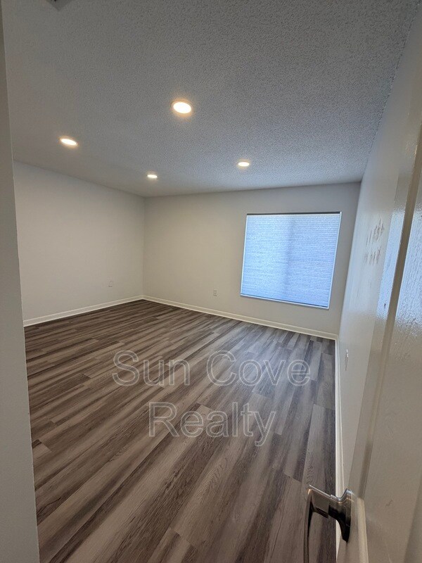 Building Photo - 9940 7th Way N