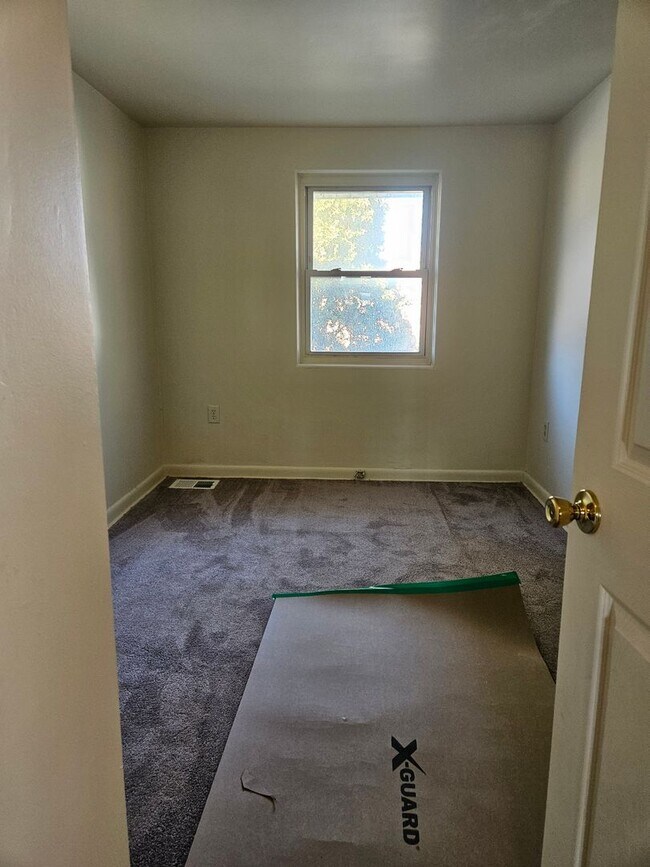 Building Photo - 906 E King Street, YORK