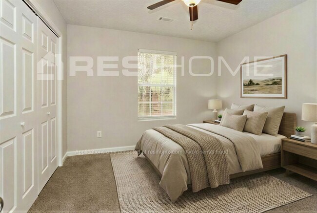 Building Photo - 9245 Club View Trace