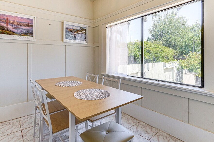 Building Photo - 1334 8th St