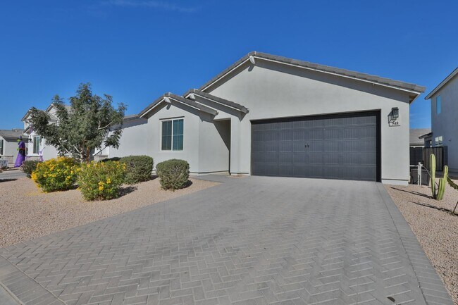 Primary Photo - 548 E Vail Ln