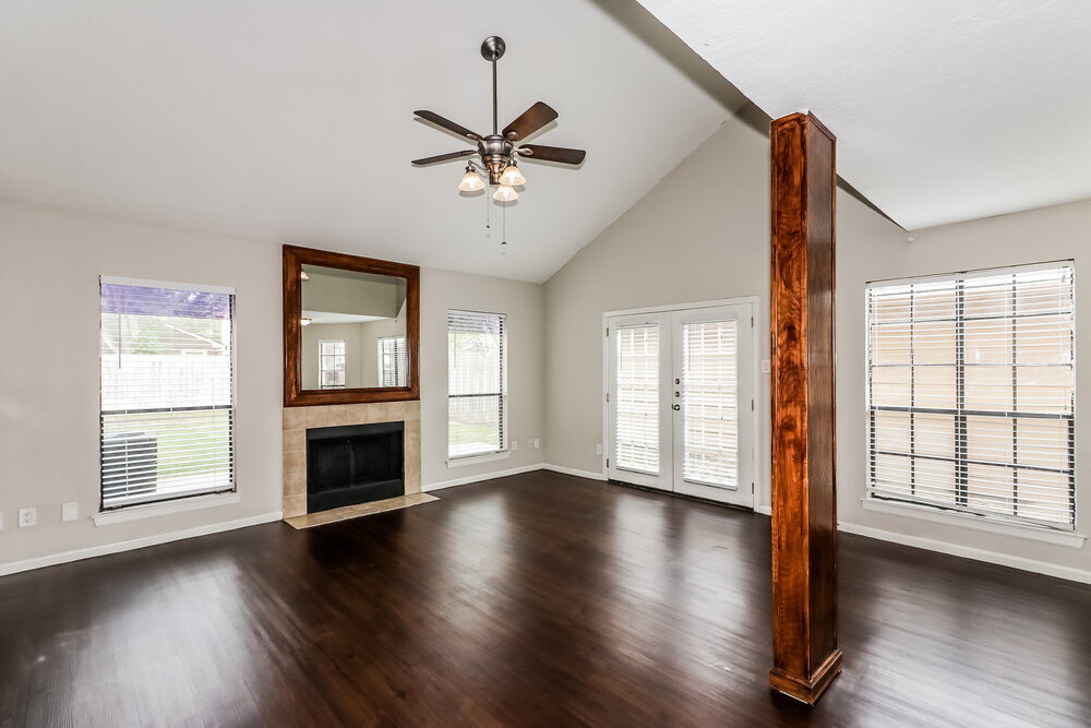 Building Photo - 7722 High Village Dr