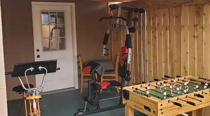 Mini Gym - 2661 Magnolia Ave