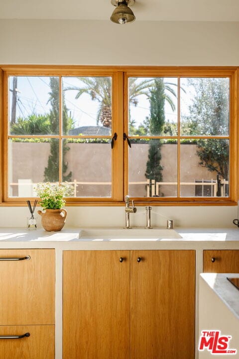 Building Photo - 2640 Clyde Ave